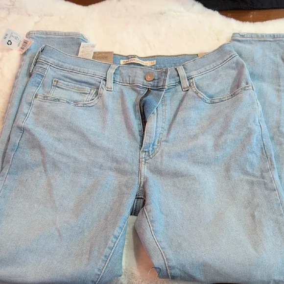 Levi's Sky Blue Denim Jeans - Picture 3 of 6